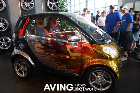 Benz Smart Fortwo amazes in blinding Gold Benz Smart Fortwo amazes in blinding Gold
