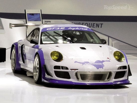 Porsche unveils its Facebook edition with the 2011 Porsche 911 GT3 R Hybrid