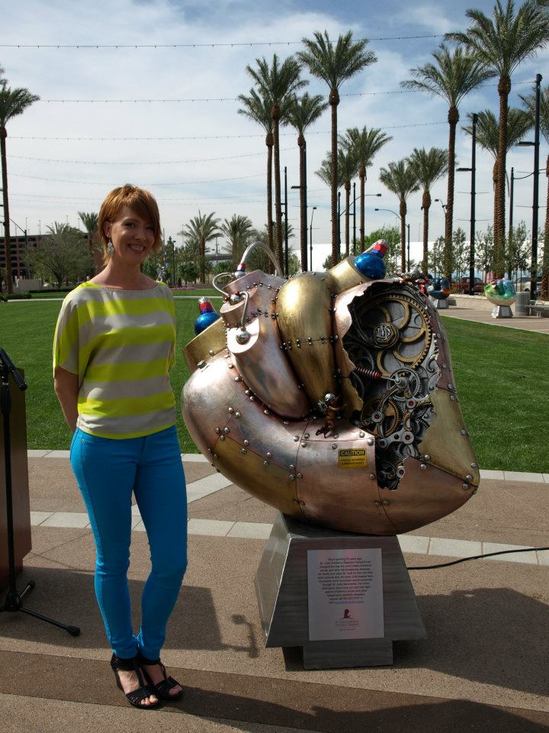 A childrens hospital in Vegas gets a stunning 5 foot tall heart sculpture with working gears A childrens hospital in Vegas gets a stunning 5 foot tall heart sculpture with working gears