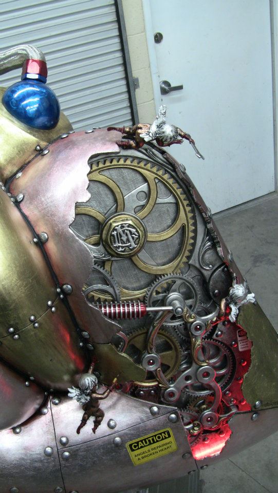 A childrens hospital in Vegas gets a stunning 5 foot tall heart sculpture with working gears A childrens hospital in Vegas gets a stunning 5 foot tall heart sculpture with working gears