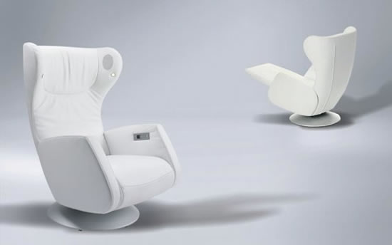 Audioluce reclining armchair comes with an integrated hi fi audio system Audioluce reclining armchair comes with an integrated hi fi audio system
