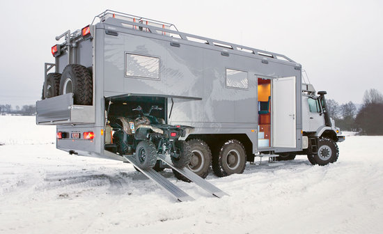 Mercedes-Benz-Zestros-6X6-RV-Truck-4-thumb-550x336.jpg