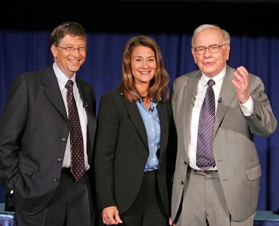 http://www.luxurylaunches.com/wp-content/uploads/2012/12/Warren-Buffett-with-Bill-and-Melinda-Gates.jpg