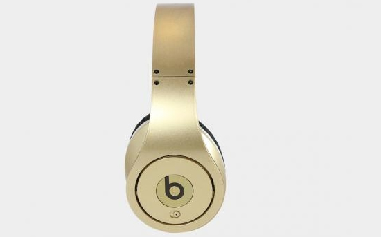 Gold Beats by Dre Headphones gifted to Team USA basketball players Gold Beats by Dre Headphones gifted to Team USA basketball players