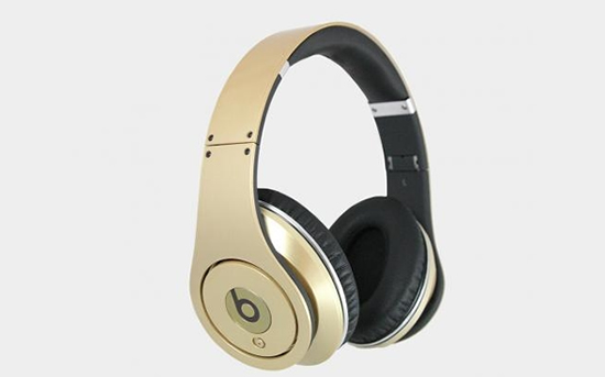 Gold Beats by Dre Headphones gifted to Team USA basketball players Gold Beats by Dre Headphones gifted to Team USA basketball players