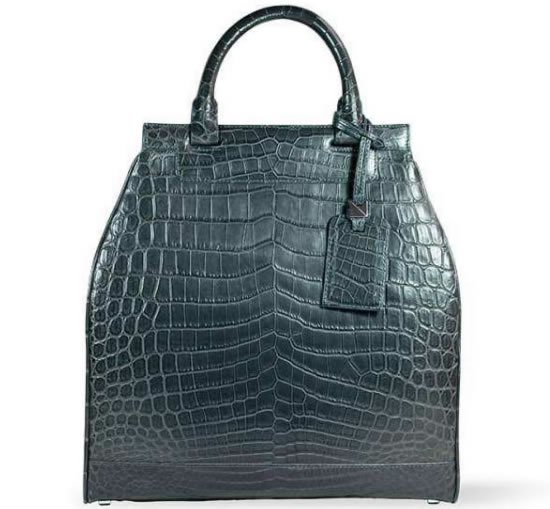 Moynat’s new women’s collection is stunning Moynat’s new women’s collection is stunning