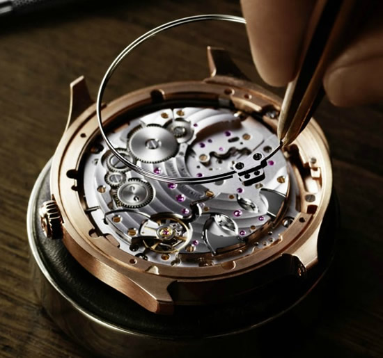 Piaget Emperador Coussin XL Ultra Thin Minute Repeater timepiece Piaget Emperador Coussin XL Ultra Thin Minute Repeater timepiece