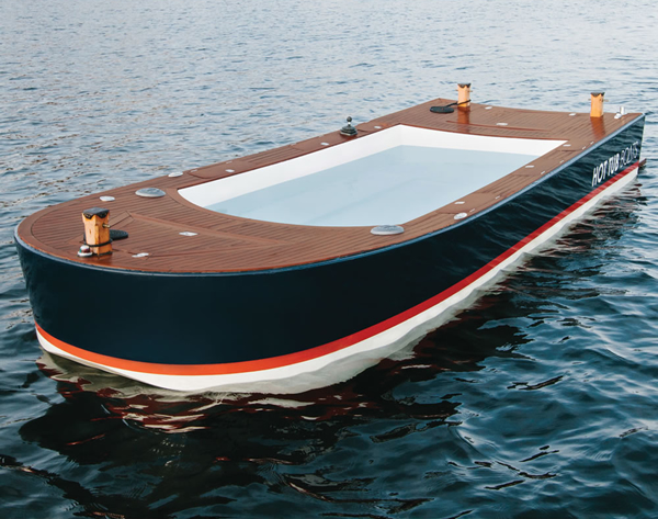 16 feet boat boasts of an eight foot long hot tub! 16 feet boat boasts of an eight foot long hot tub!