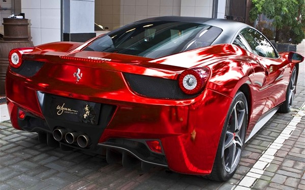 Огненно-красная Ferrari на День Святого Валентина!