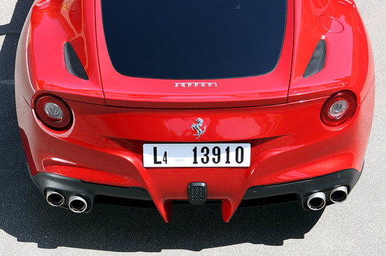 ferrari-f12-berlinetta-7.jpg