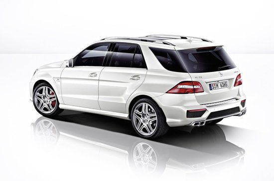 2012-Mercedes-Benz-ML63-AMG-2.jpg