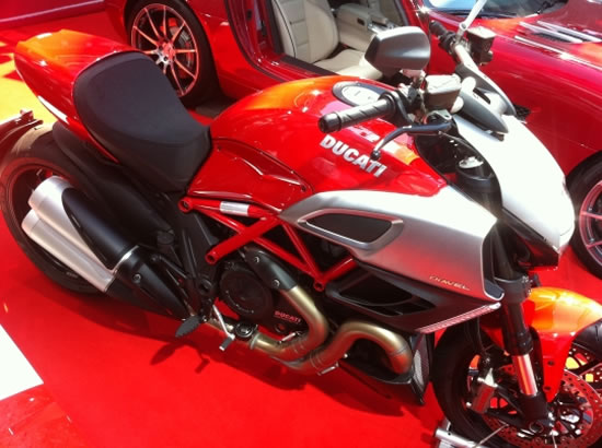 Ducati-2012-Diavel-1.jpg