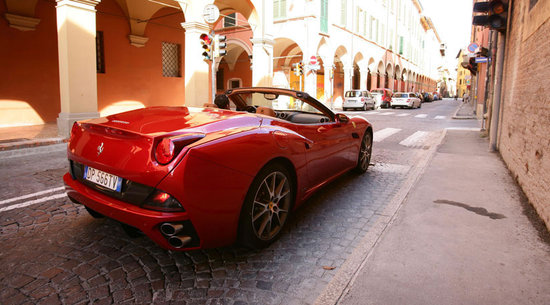Ferrari-California-3.jpg