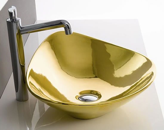 Gold-Colored-Bathroom-Fixtures-3.jpg