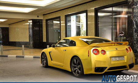 Gold-plated-Nissan-GT-R-2.jpg