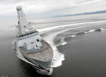HMS_Dauntless4.jpg