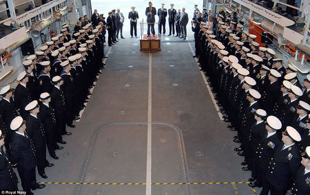 HMS_Dauntless5.jpg