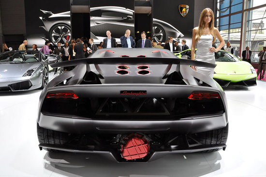 Lamborghini-Sesto-Elemento-Concept-4.jpg