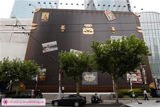 Largest Louis Vuitton bag will be pulled down in Shanghai - Luxurylaunches