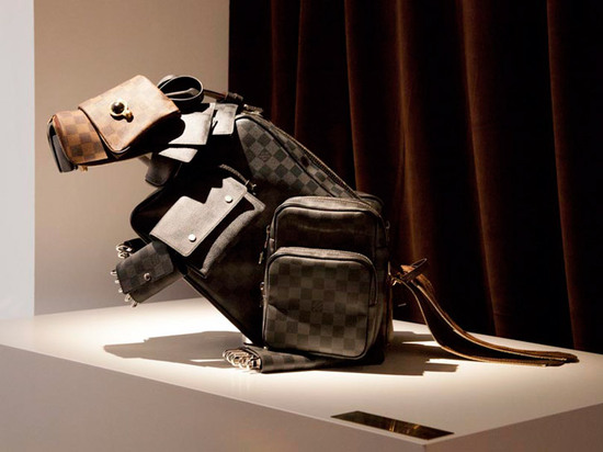 Louis-Vuitton-leather-animal-sculptures-2.jpg