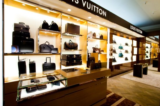 Louis-Vuitton-store-Harrods-3.jpg