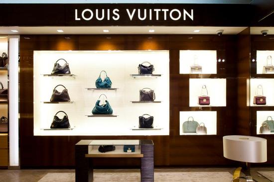 Louis-Vuitton-store-Harrods-5.jpg