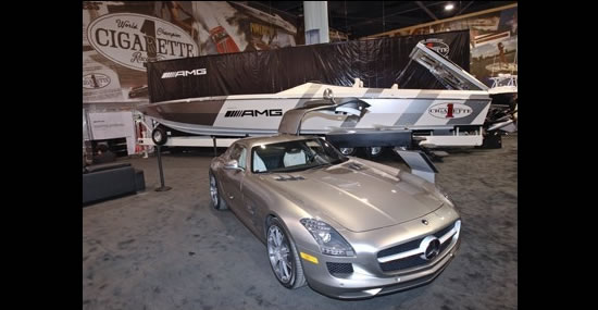 Mercedes-Benz-SLS-AMG-Cigarette-Boat2.jpg