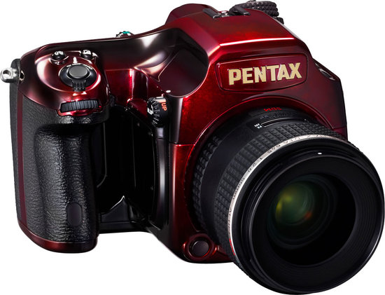 Pentax-limited-edition-645D-DSLR2.jpg