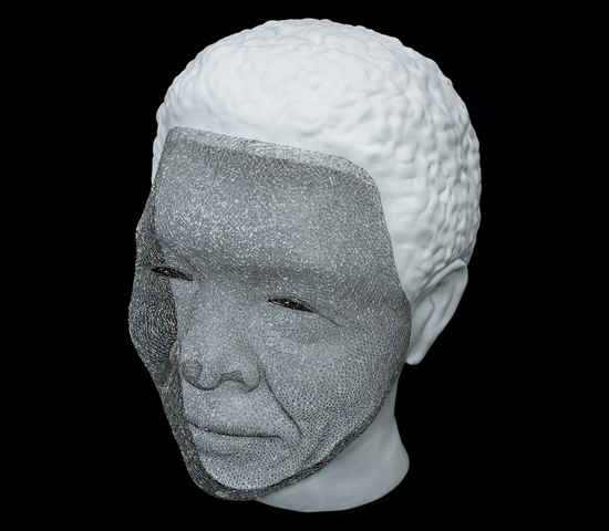 Platinum-wire-Mandela-sculpture-1.jpg