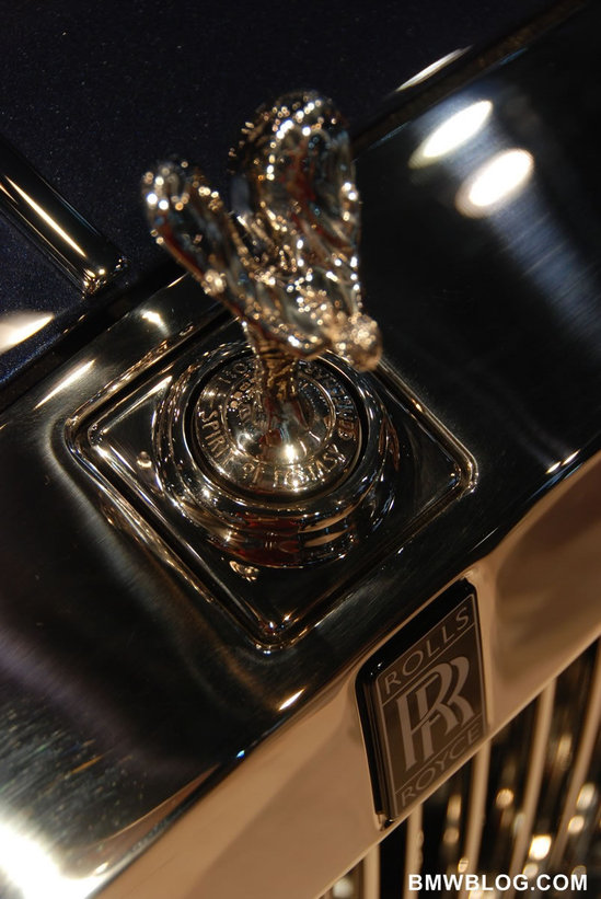 Rolls-Royce-Phantom-Spirit-of-Ecstasy-Edition-6.jpg
