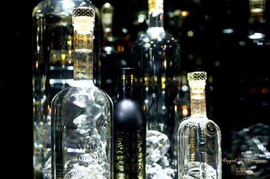 Royal_Dragon_Vodka_3.jpg