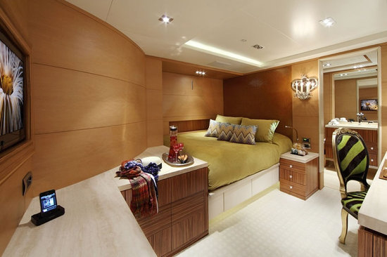 Uber-luxurious-Motor-Yacht-Satori-7.jpg