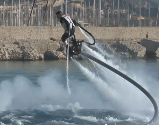 Zapata-Flyboard3.jpg