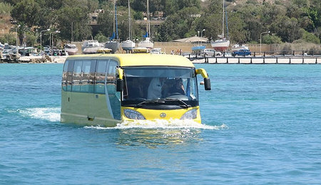 amphicoach_amphibious_tourist_bus2.jpg