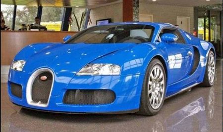 bugatti_veyron_with_mercedes_atego5.jpg