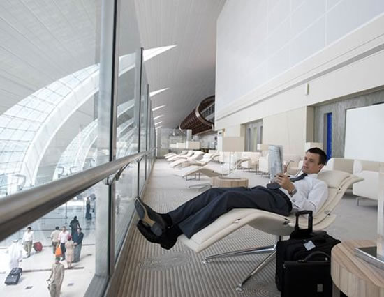 fly-emirates_lavish_airport_lounges.jpg