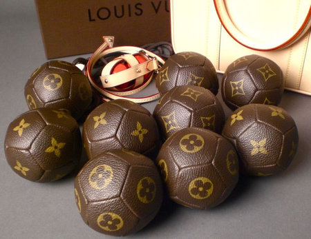 louis-vuitton-petanque-set4.jpg