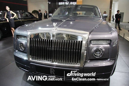 Rolls Royce Phantom Coupe Is A 2 Door Delight Luxurylaunches
