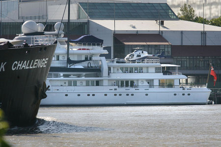 tatoosh_yacht2.jpg