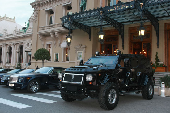 world's-most-luxurious-armoured-limo-7.jpg