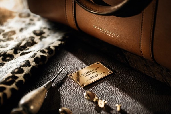 Burberry wallpaper order cheap